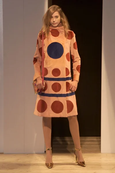 Look 30